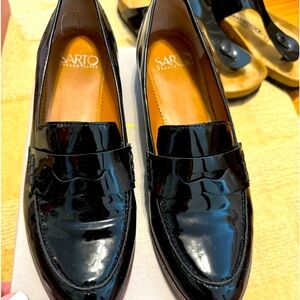 Black Patten loafer. Franco Sarto. 8M